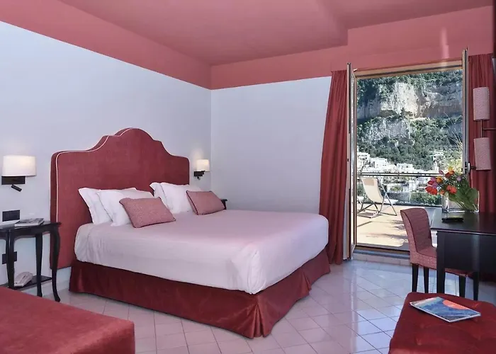 Ξενοδοχείο με διαμερίσματα Luxury Royal 4*