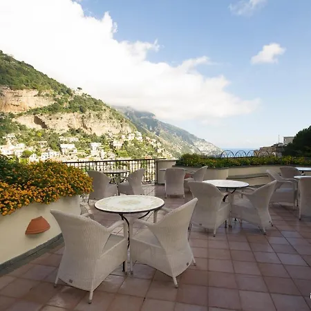 Luxury Royal 아파트호텔